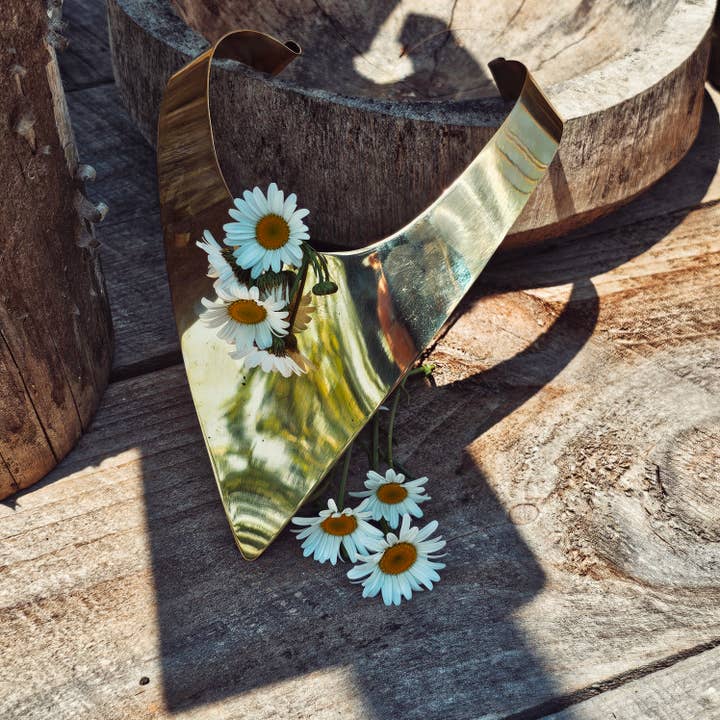 Bisjoux - Vente Collier ras-de-cou - Collier plastron moderne triangulaire en laiton4