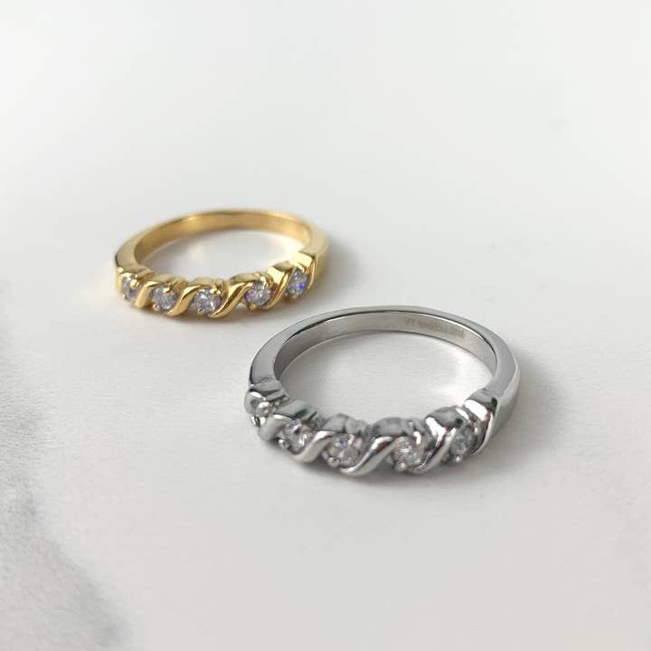 Luxus Accessories - Wholesale Multi-Stone Ring - 18k Gold Plated or Silver Plated Cubic Zirconia Weeding Band Ring