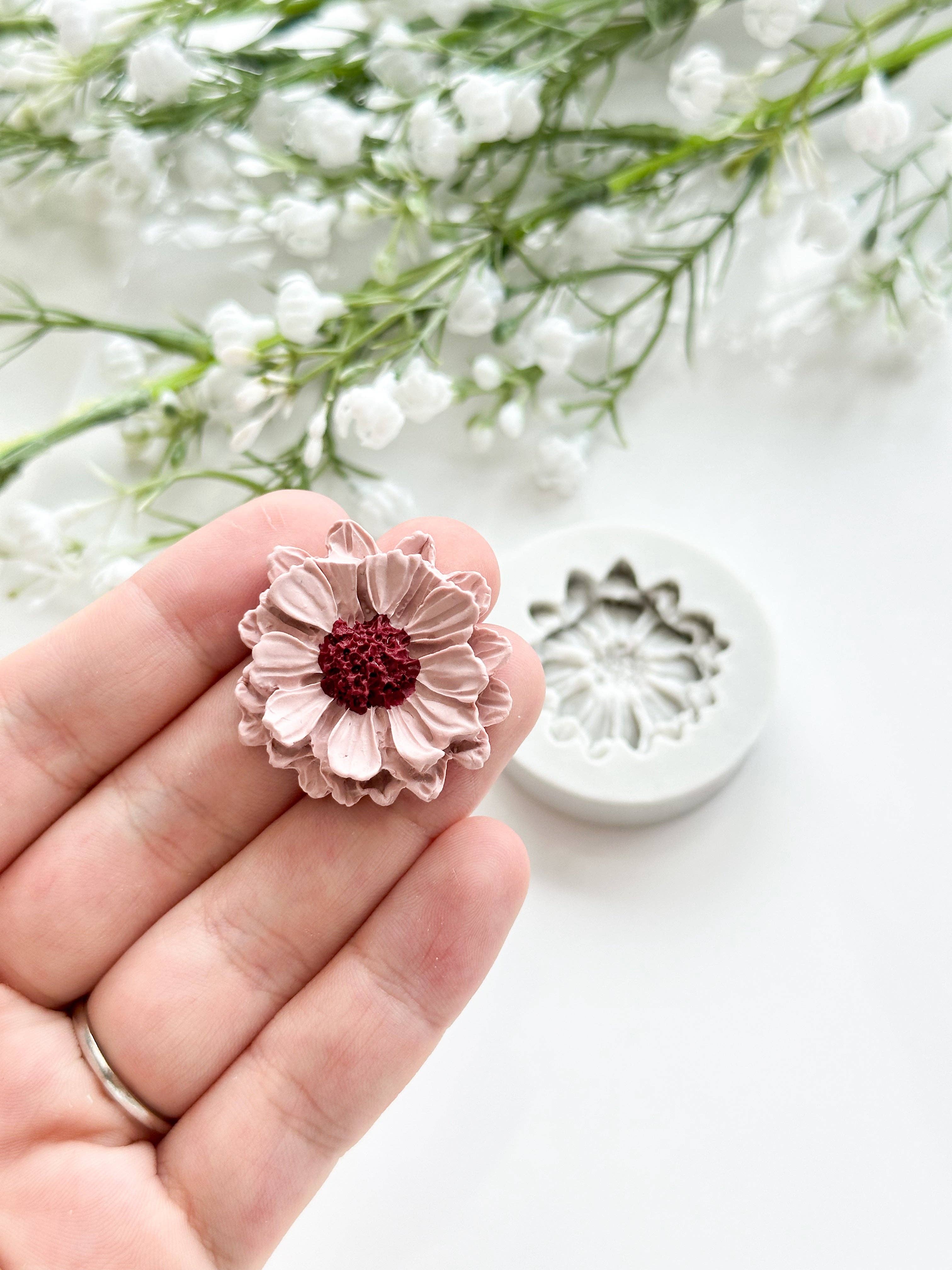 Tera Clay - Vente Matériels de bricolage - Moule en silicone fleur anémone pour pâte polymère1