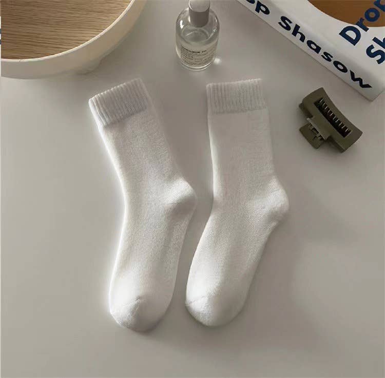 Sweetkama – Großhandel Socken – Damen – Damen Socken aus Samt in Uni-Farbe SKASC41820