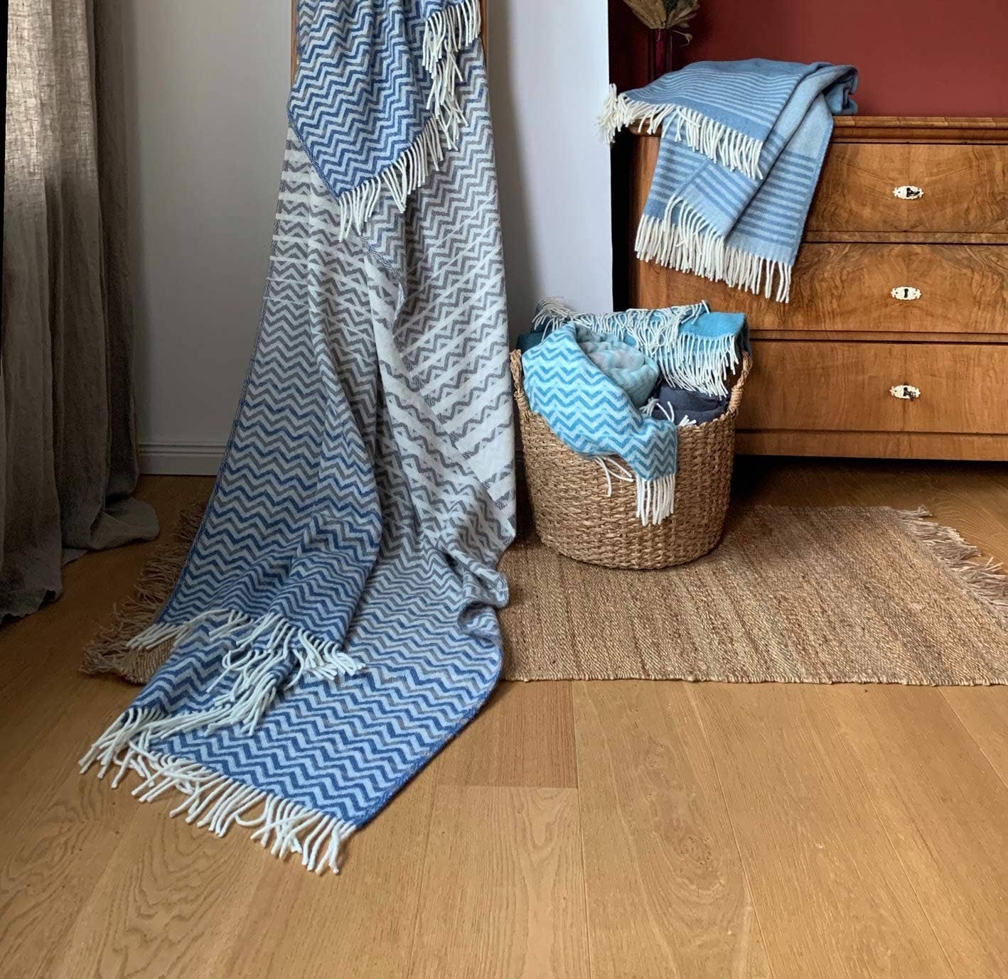 WoolOnly - Vente Plaids - Plaid Jacquard Zig-Zag Vague 100% Laine Mérinos Fine (bleu/gris, 130x170 cm)3