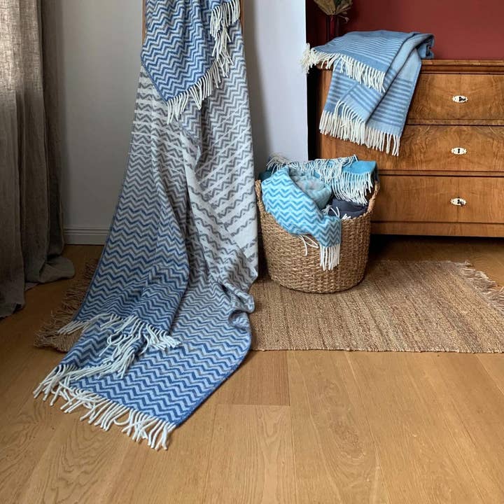 WoolOnly - Vente Plaids - Plaid Jacquard Zig-Zag Vague 100% Laine Mérinos Fine (bleu/gris, 130x170 cm)3
