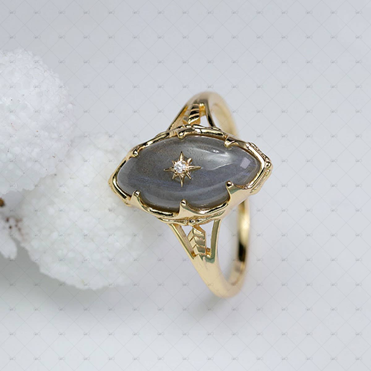 Gioiellin - S925 Silver Jewelry – Anel de cocktail/declaração por atacado – Anel Labradorite Oval Cinzento Estrela S925 Prata 14k com Banhado a Ouro 14k1