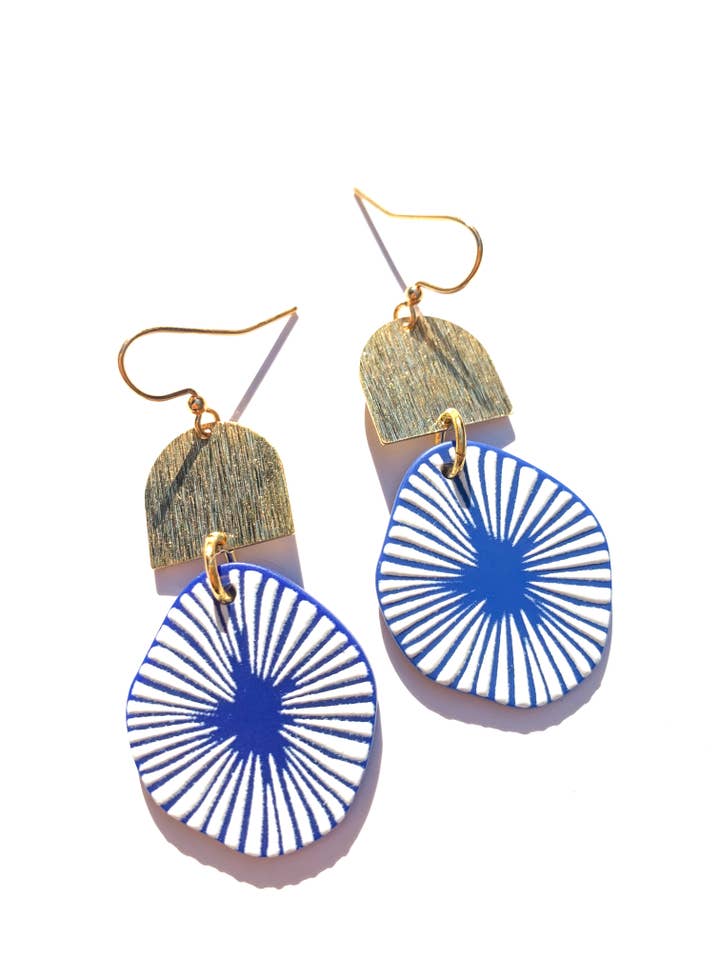 Boucles d'oreilles pendantes Blue Boho pour la vente par Plum and Senna Designs