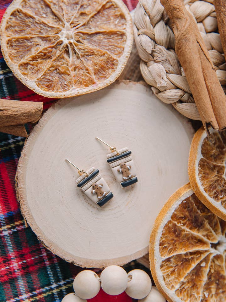 Jul 2023 - Pepparkakor Latte Örhängen för wholesale av Millburn Place