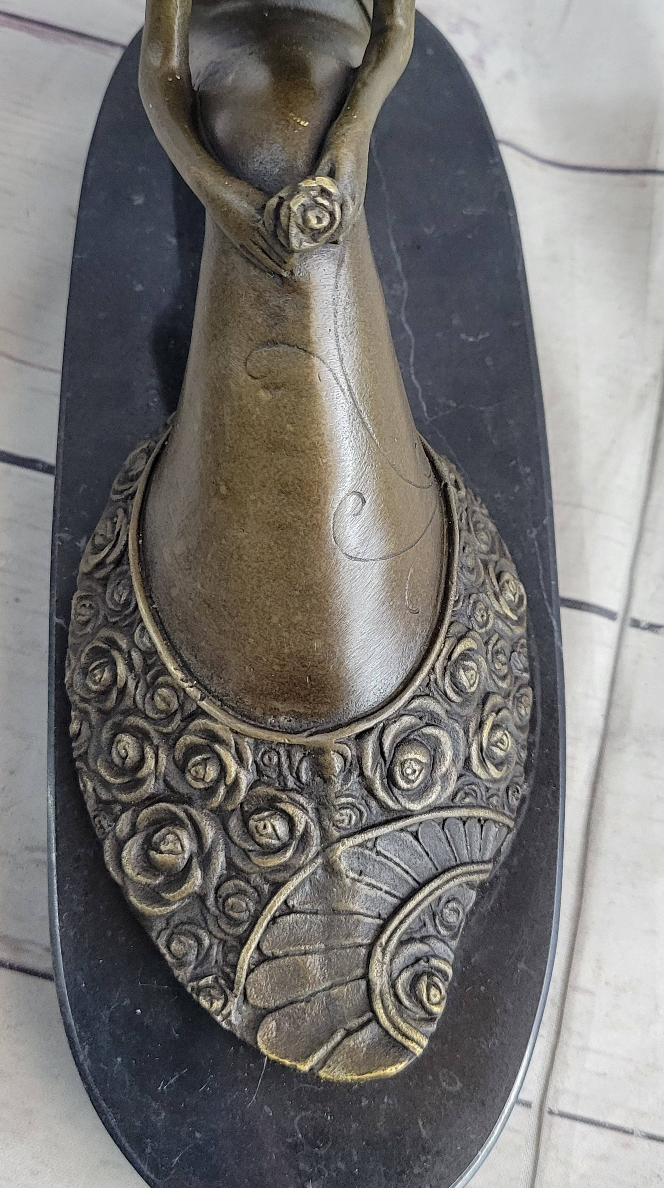 Bronzhaus - Venta al por mayor Escultura - Joven Mujer en Falda Floral Efecto Sirena Estatua de Bronce Escultura Figura sobre Base de Mármol8