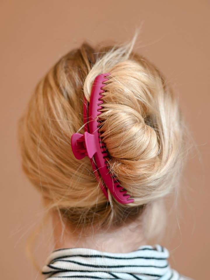 Fuchsia Mega Hold Claw Clip for wholesale by Share Studio