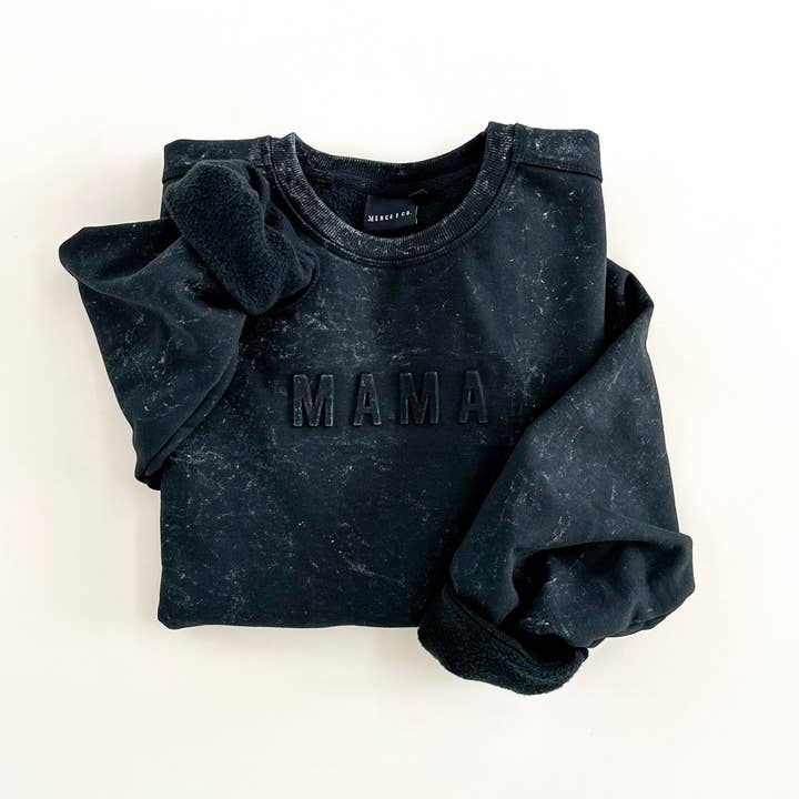 Mama Signature Rundhalsausschnitt - Acid Wash Schwarz für den Großhandel von Merce and Company