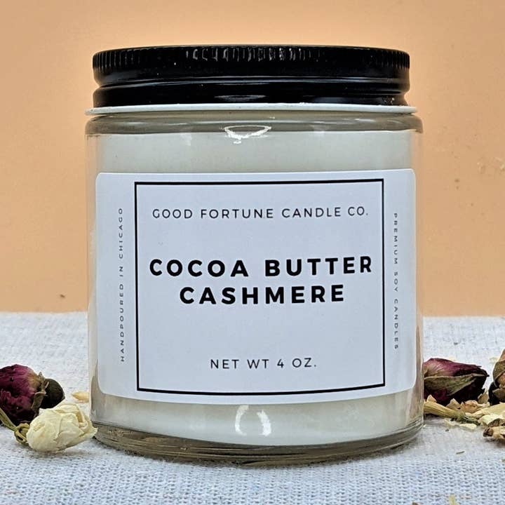 Cachemire au beurre de cacao | Bougie parfumée à la cire de soja de qualité supérieure | Bougie parfumée crémeuse au beurre de cacao et au cachemire | Fait main à Chicago pour la vente par Good Fortune Candle Company