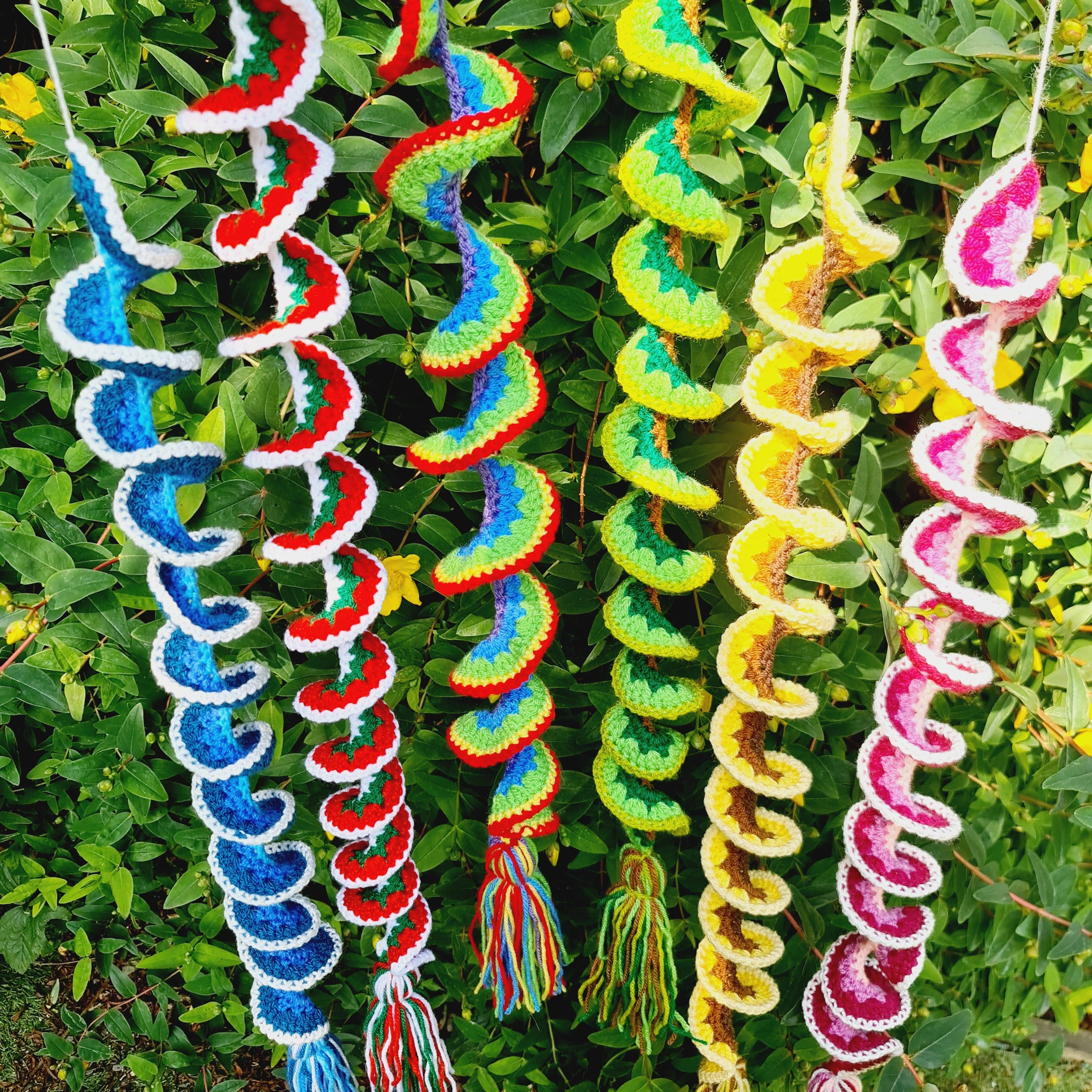 Sarah Lou Crafts – wholesale Wind spinner – Rainbow Wind Spinner - Home & Garden Décor7