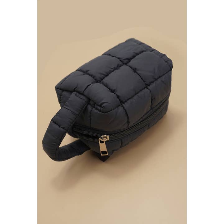 JOSSLYN by wall to wall - Wholesale Makeup/Cosmetic Bag - QUILTED PUFFY COSMETIC MAKEUP POUCH CLUTCH BAG | 40P548