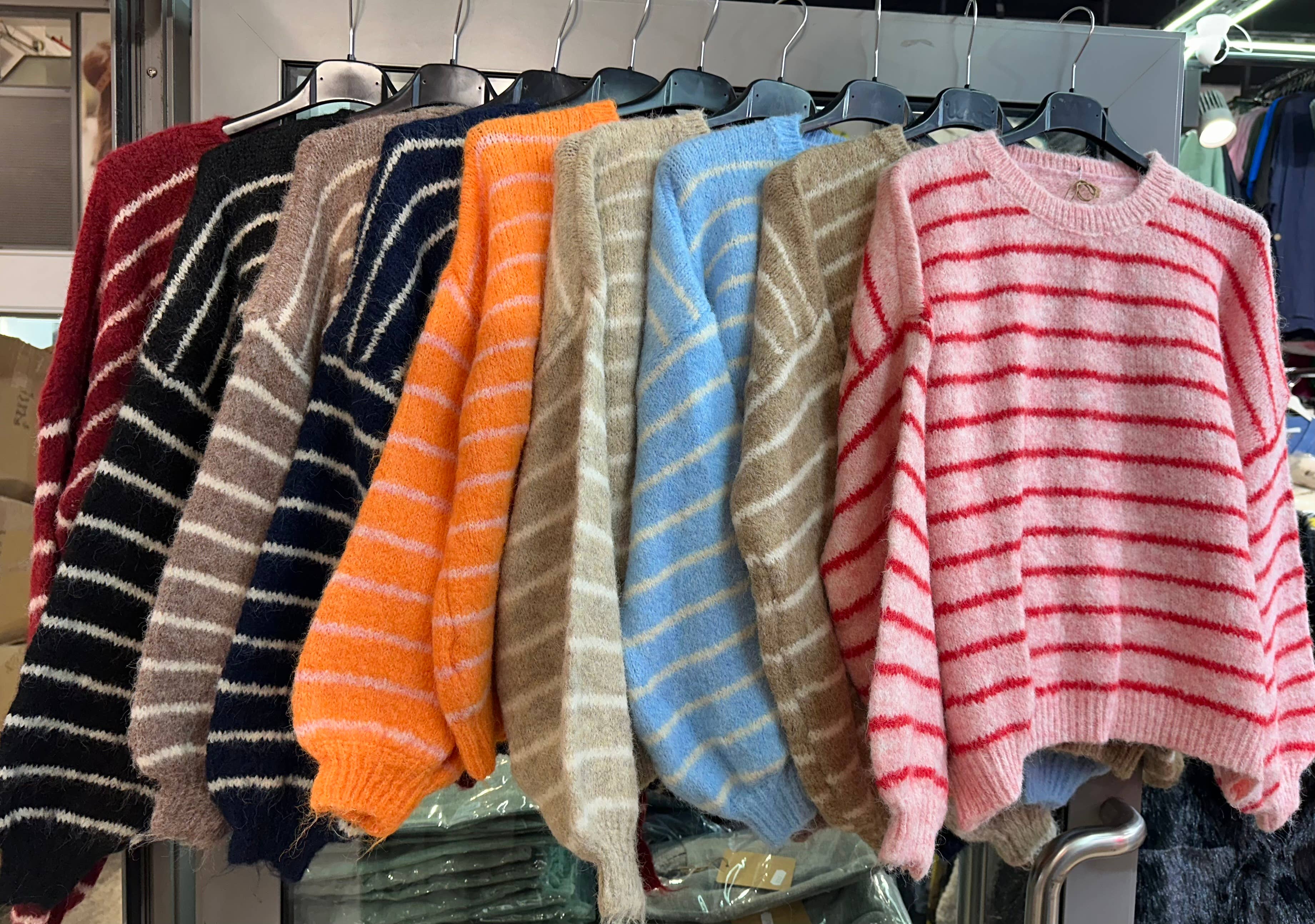 LÉA & LUC - Wholesale Knit Sweater - Women's - Striped sweater REF. 511582