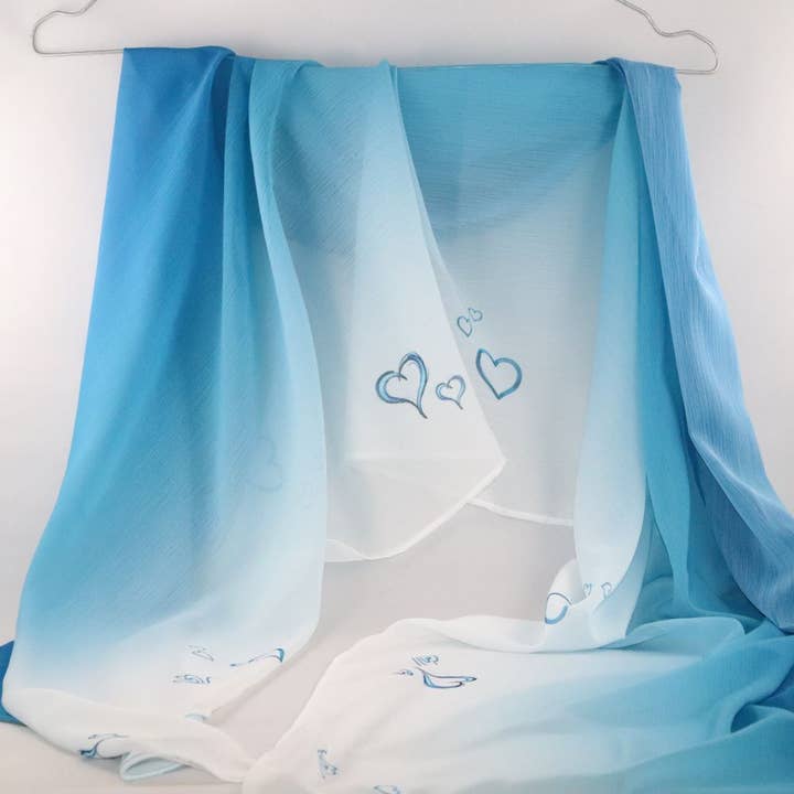 Blauwe sjaal met kleurverloop en hartjes voor wholesale door Les Sacs de Théane