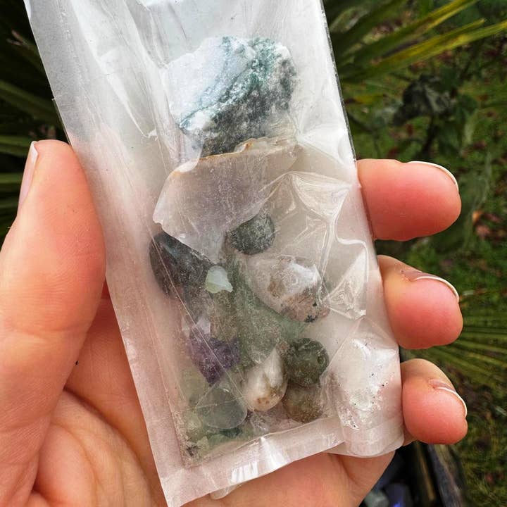 Elf Kendal Hippies - Wholesale Spiritual Stone/Crystal - Crystals confetti Christmas fairyland stones 20g bag of gems25