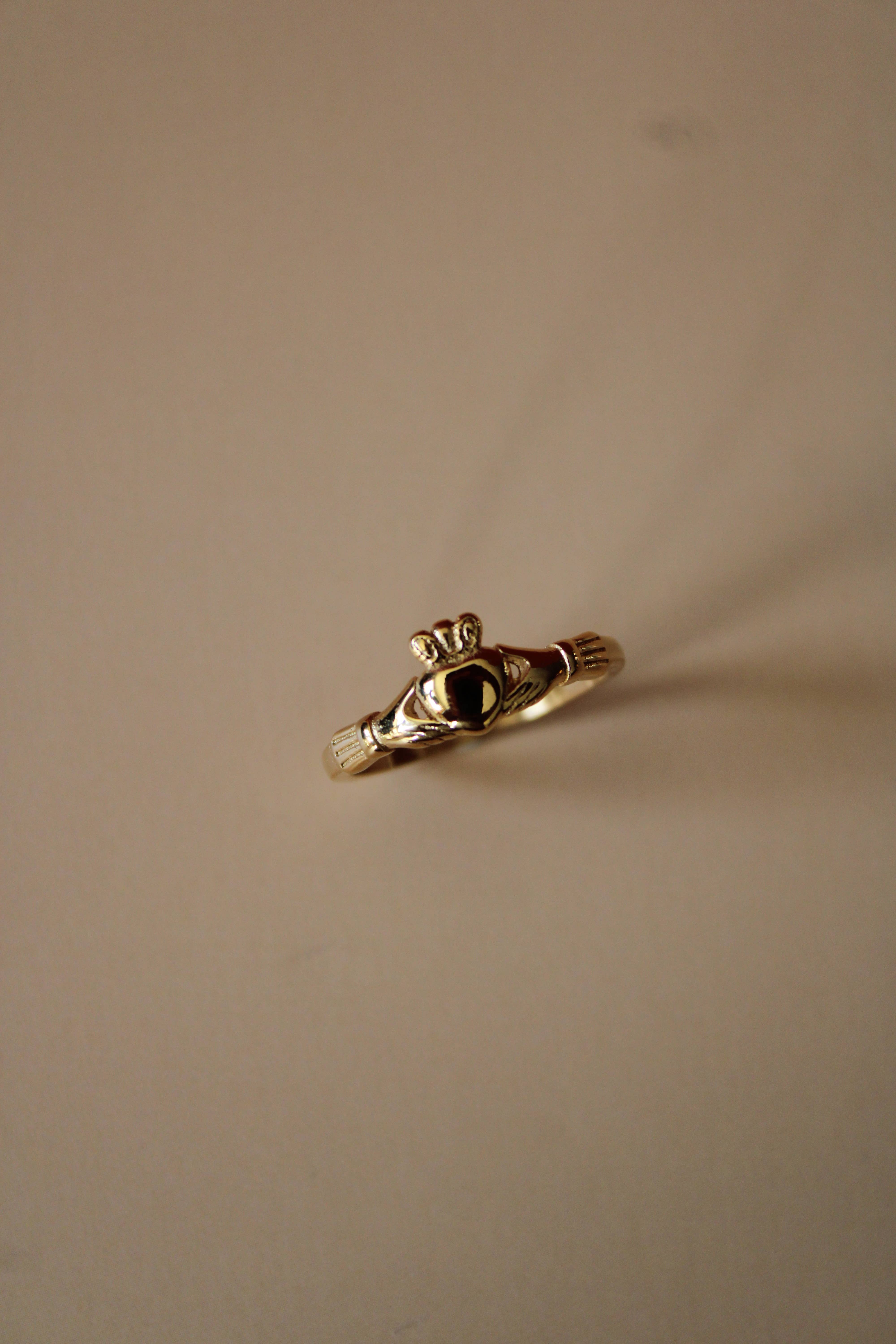 24th & Gold – wholesale Band/stacked ring – Claddagh Ring3