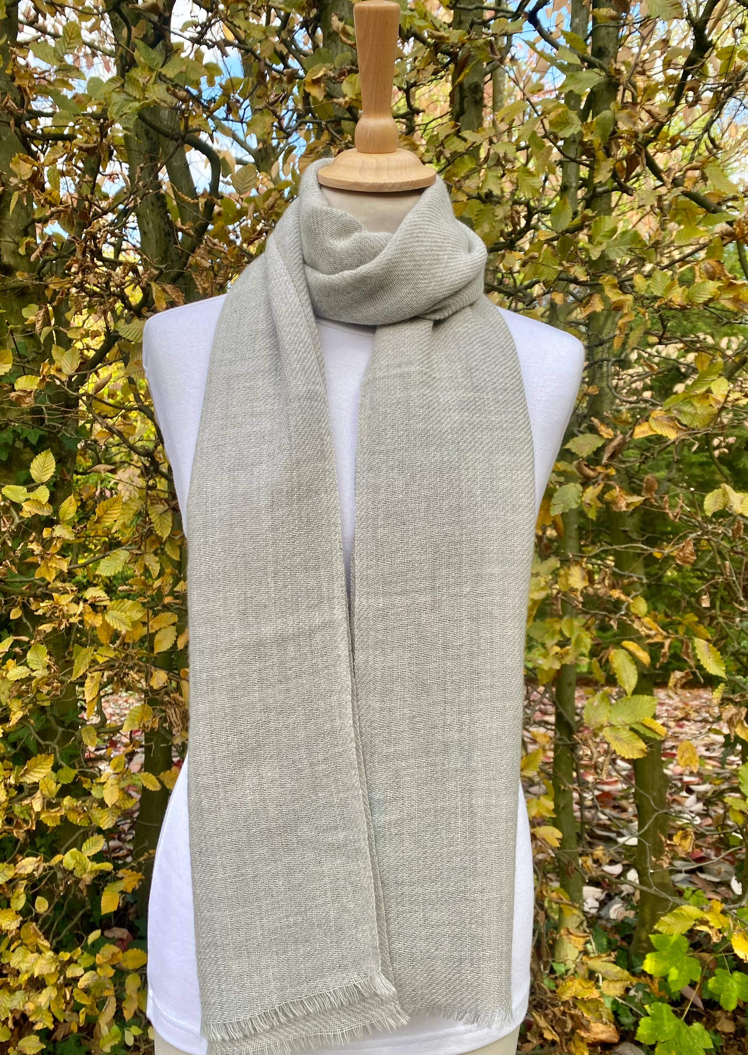 DIWALI PARIS – Cachecol - Unissexo por atacado – FOULARD CHAMBAL - CINZA CLARO - 70% LÃ / 30% NAILON1