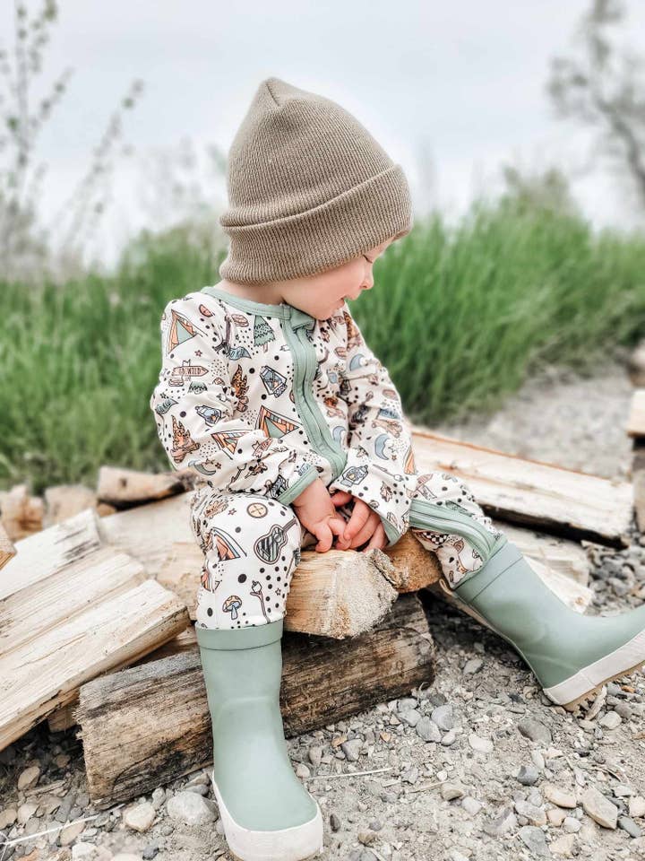 Rufflеѕ & Bоwtіеѕ - Affordable Boys & Girls Clothing – Fato de dormir – Bebé por atacado – Pijama de Bebé com Fecho Duplo Verde Acampamento ao Ar Livre8