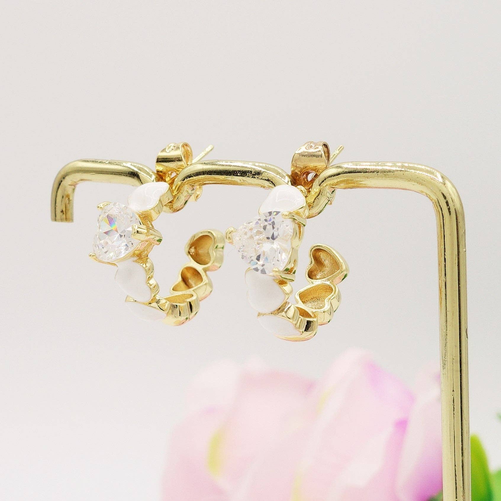 Daemon srls - Wholesale Hoop Earrings - CLAIRE hoops COLOURS - PAIO Orecchini a cerchio con cuoricini bombè smaltati e Cubic Zirconia a forma di cuore8