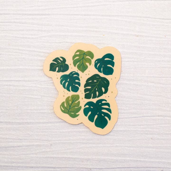 Autocollant découpé à l'emporte-pièce résistant aux intempéries avec feuilles de Monstera pour la vente par Beka Gene Studio