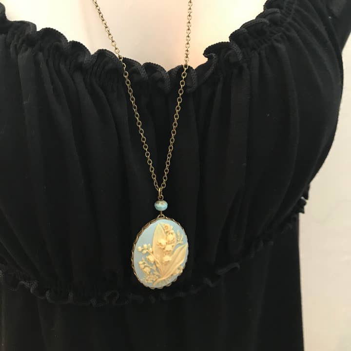 Botanical Bird - Wholesale Pendant/Charm Necklace - Light Blue Lily Of The Valley Cameo Necklace, large cameo