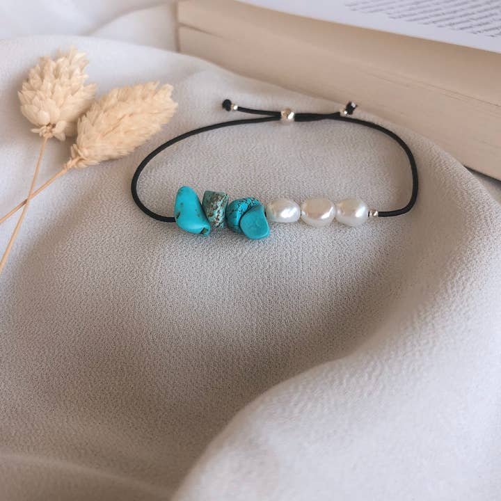 Lina Howlite Blue Bracelet for wholesale by GHJUVELLU