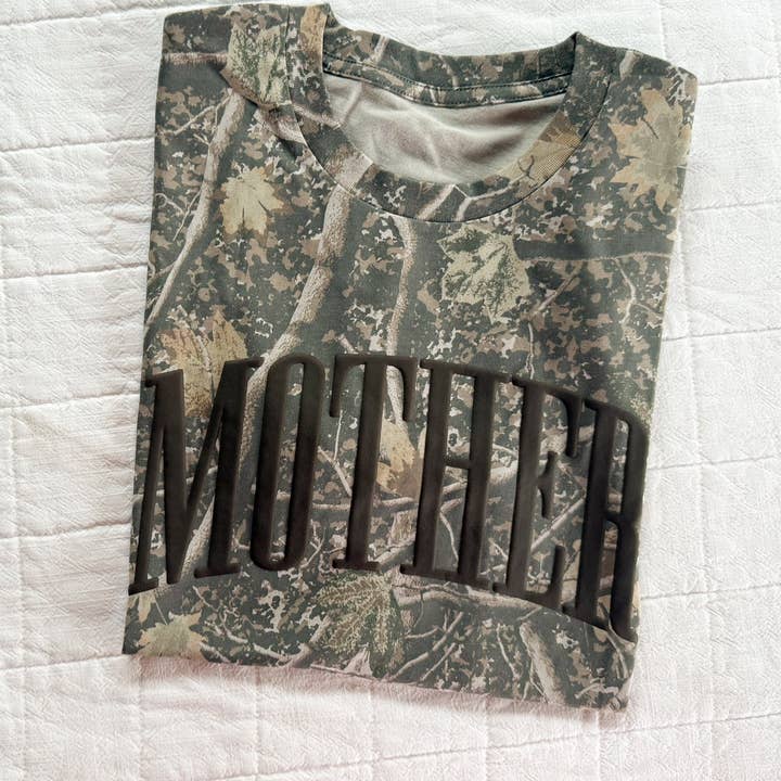Mãe - T-shirt Camuflada Pigmentada por atacado de Little Mama Shirt Shop