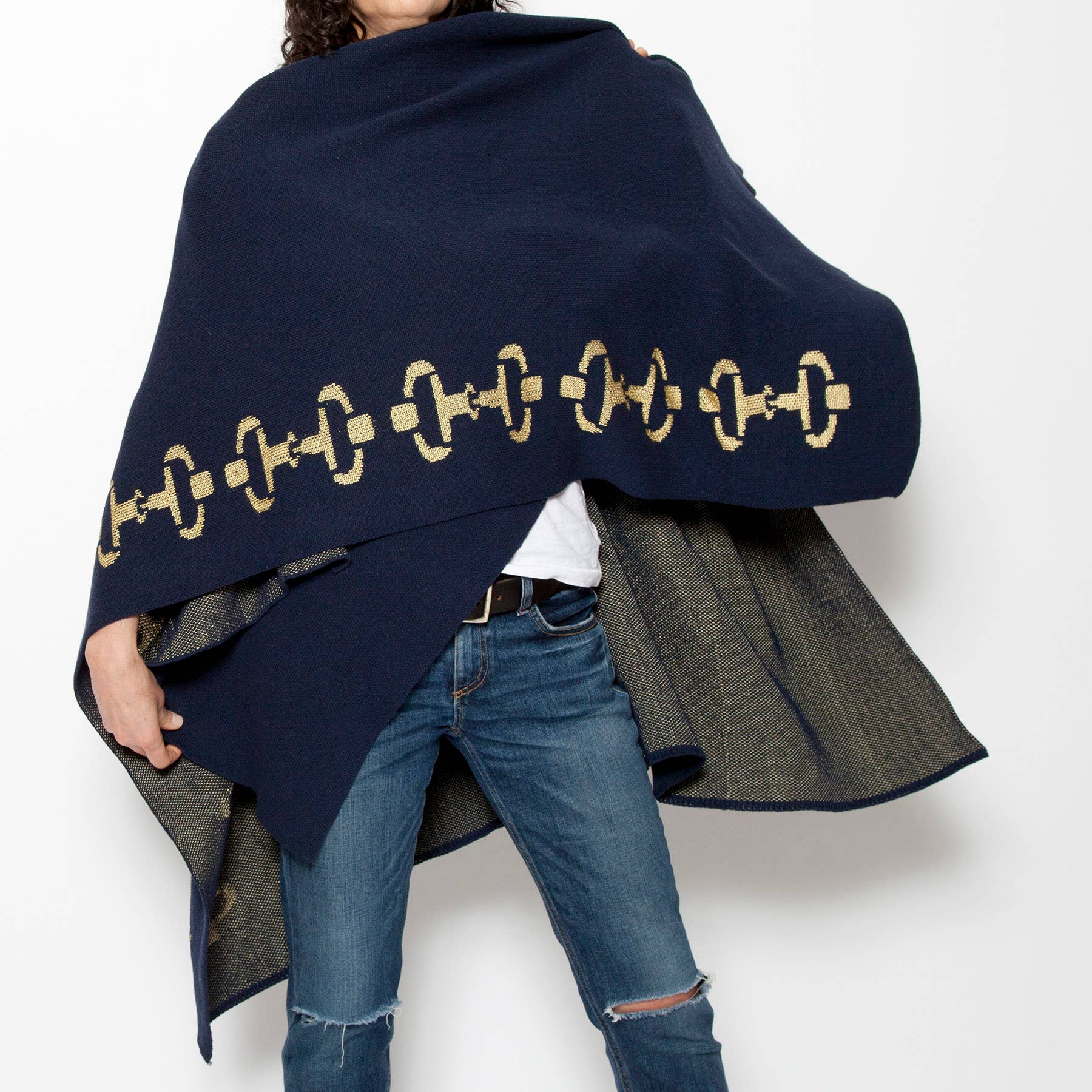 In2Green – wholesale Wrap – Women's – Cotton Sustainable Knit Wrap - Equestrian Metallic Bit1