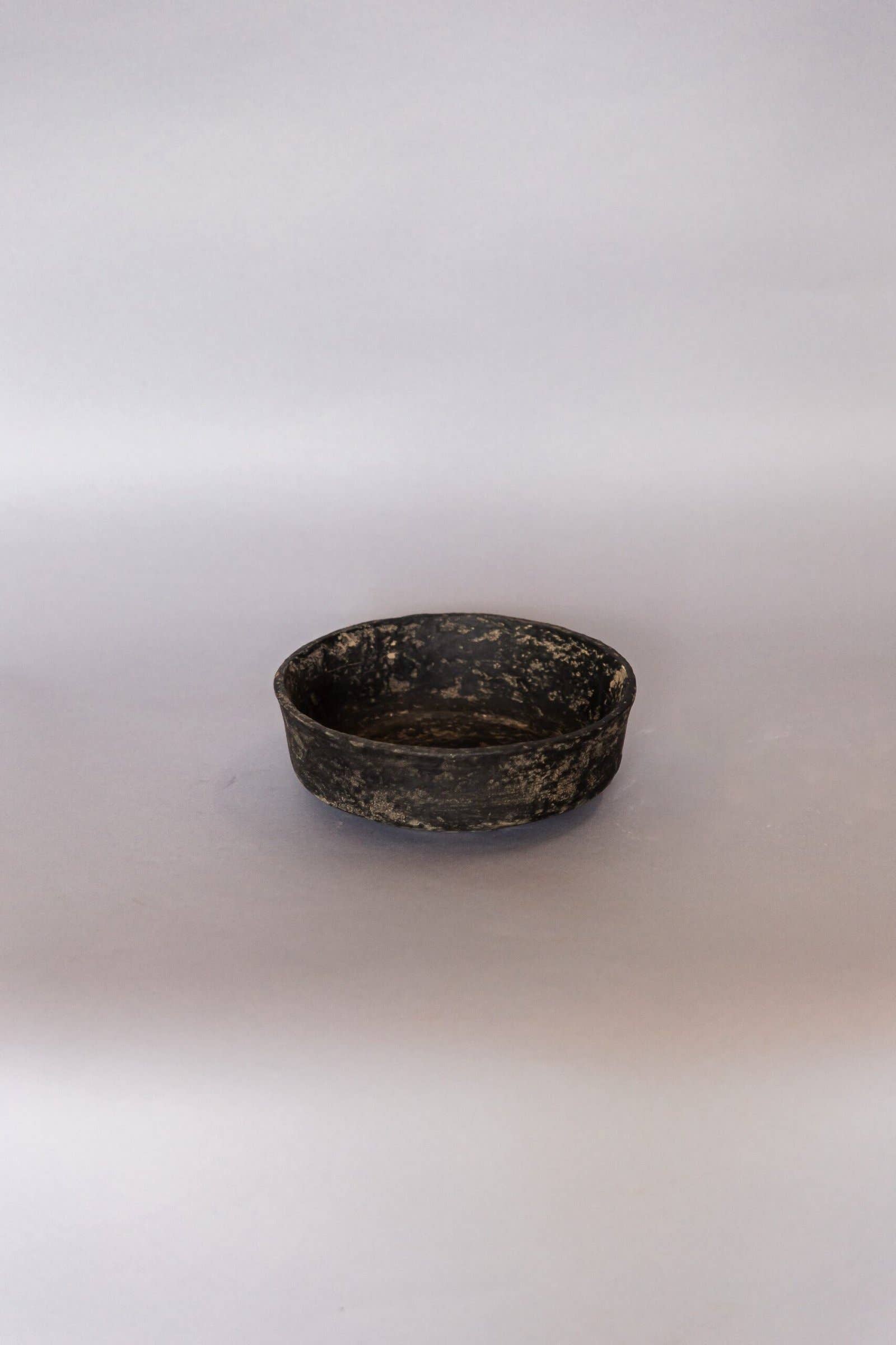 Curated Studio - Wholesale Decorative Plate/Dish/Bowl - Gray Paper Mache Bowl0