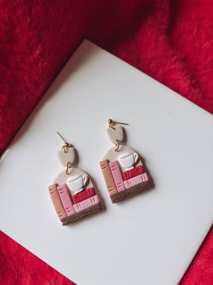 Orecchini a forma di libro di caffè per San Valentino, regali per il Galentine's Day per la vendita all'ingrosso da parte di Placed by Grace