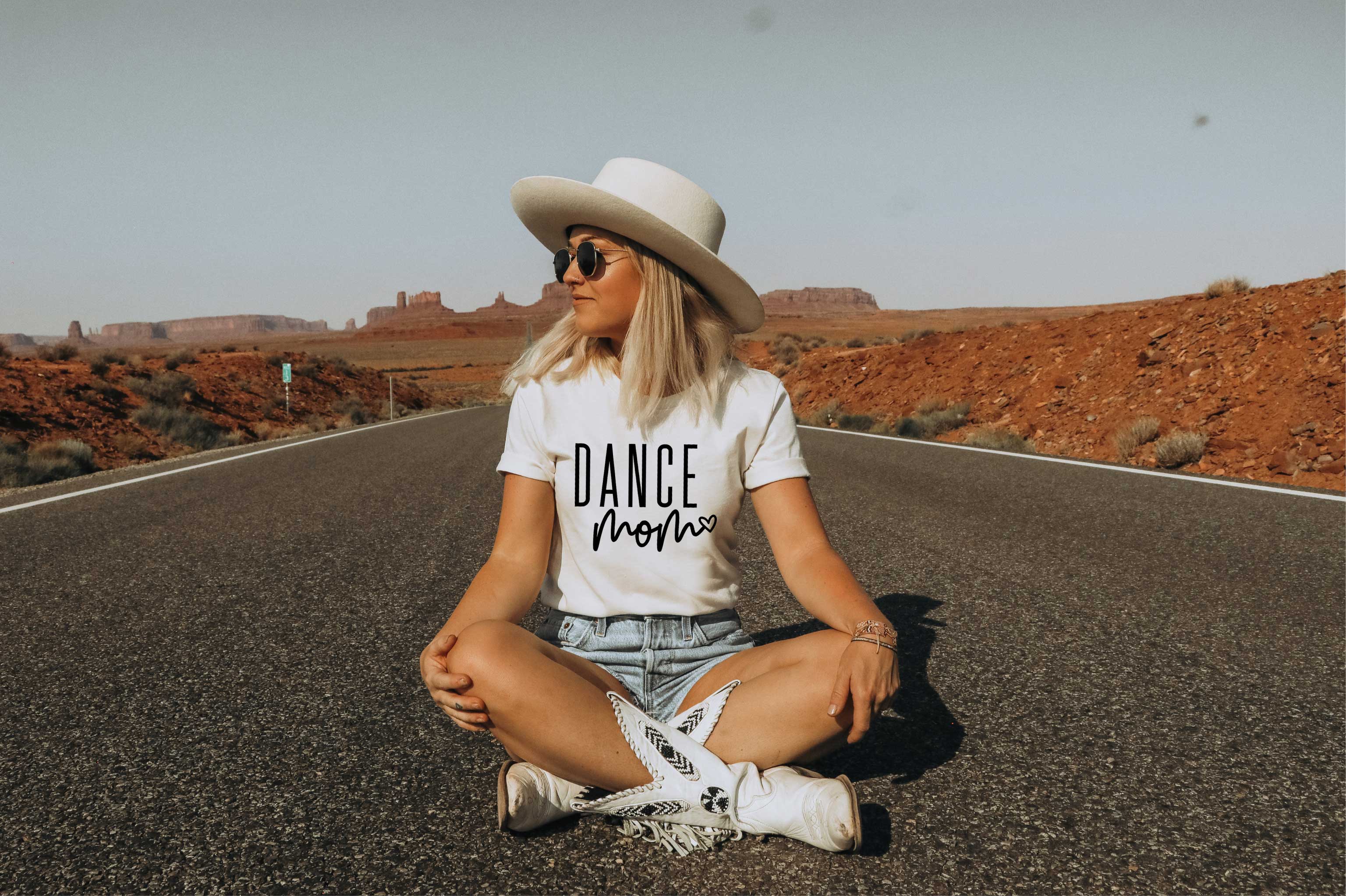 Glittering South – Engroshandel T-shirt med print - Dame – Dance Mom Hjerte Grafisk Tee