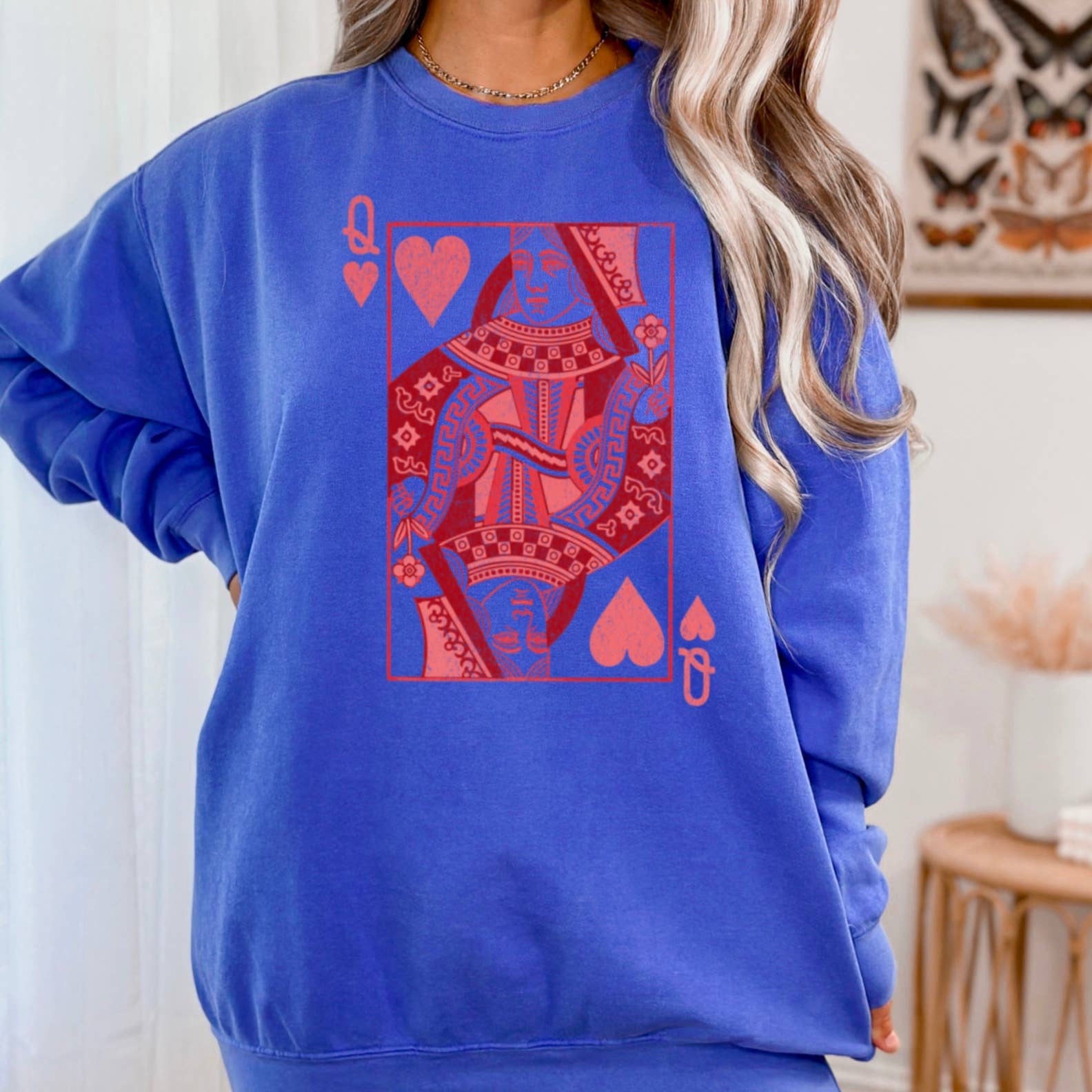Shoppe SHC - Wholesale Graphic Sweatshirt - Women's - Queen Of Hearts Valentine Graphic Crewneck Sweatshirt8