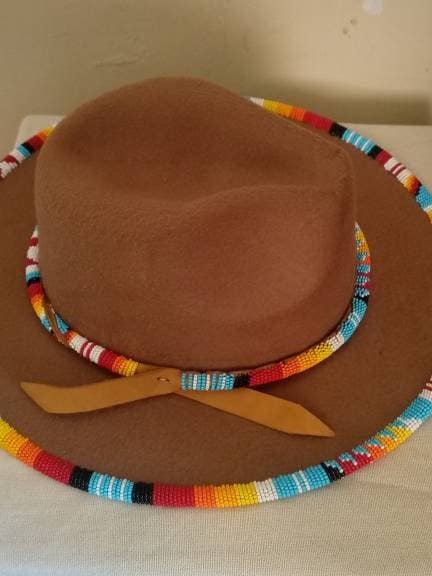 Dunkelbeige handgefertigter Fedora-Hut mit Perlen|Cowboyhut|Sommerhüte für den Großhandel von Delight merchants