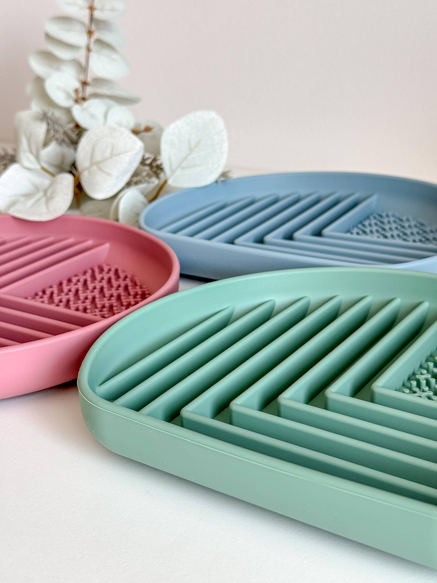 Doggotique - Vendita all'ingrosso Tappetino sottociotola per animali - Cane - Tappetino leccabile per cani e gatti Flag21