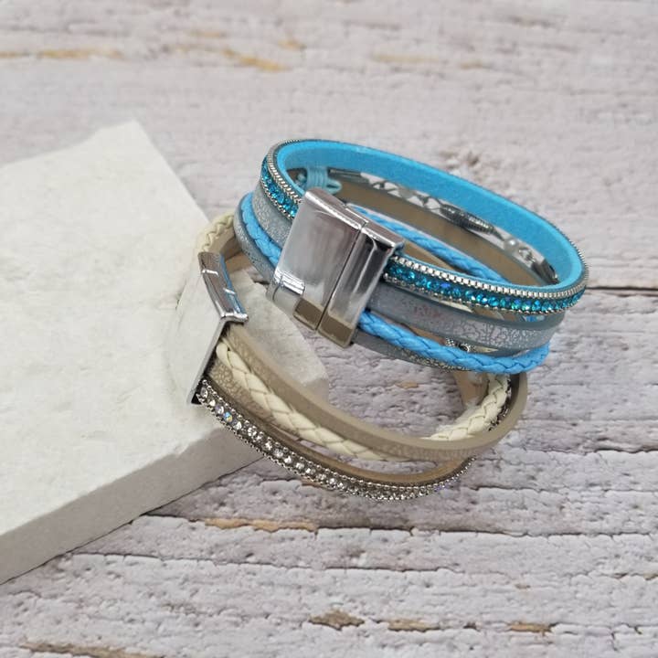 Treasure Wholesale – wholesale Bangle bracelet – Turtle Holiday Leather Bracelet