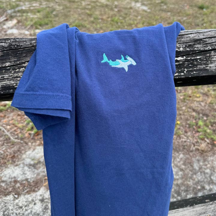 Camiseta bordada con tiburón martillo para venta al por mayor de EnjoyMyDesign