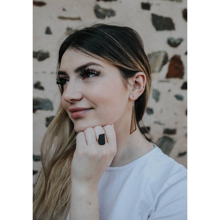 Atelier Diospyros créations bois - Vente Boucles d'oreilles pendantes - Boucles d'oreilles triangles en bois de zébrano