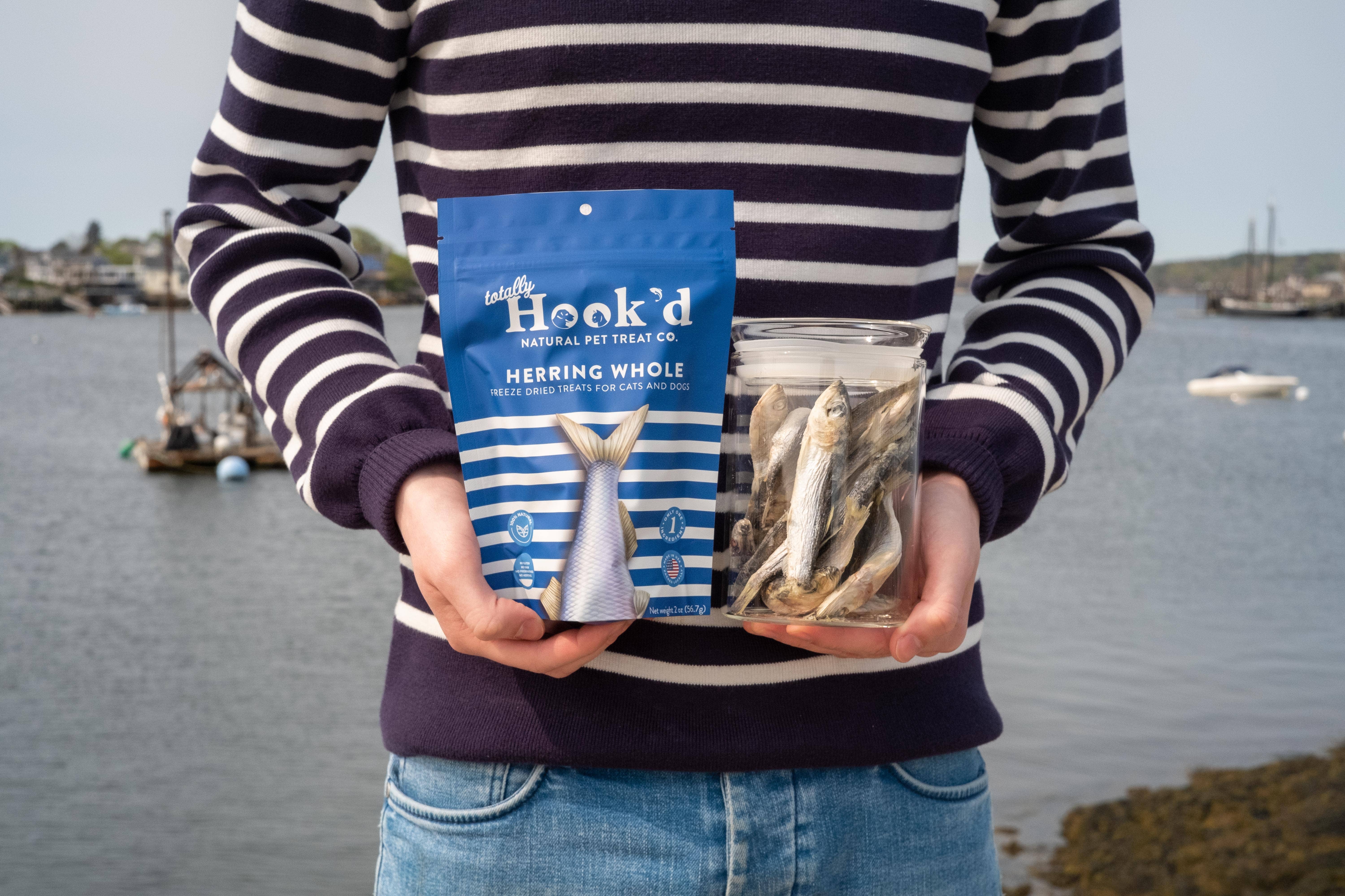Totally Hook'd - Wholesale Pet Treats - Dog - Herring Pet Treats, 1-Ingredient & 100% Natural Freeze-Dried