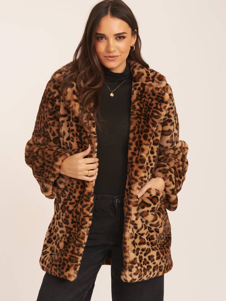 Manteau Veste en Fausse Fourrure Imprimé Léopard Marron pour la vente par GINI LONDON