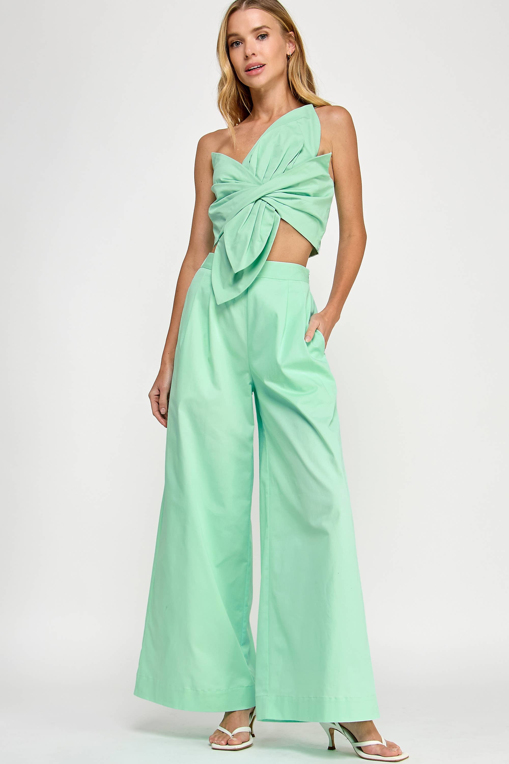 Strut & Bolt - Wholesale Shirt - Women's - One-Shoulder Knotted Flower Bow Crop Top30