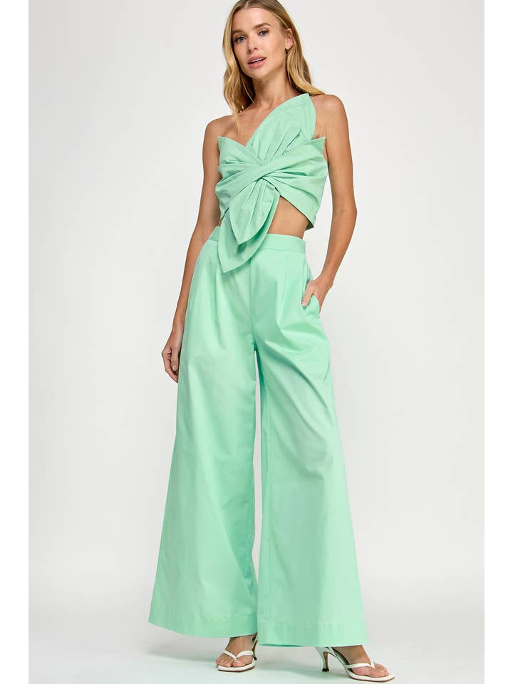 Strut & Bolt - Wholesale Shirt - Women's - One-Shoulder Knotted Flower Bow Crop Top30