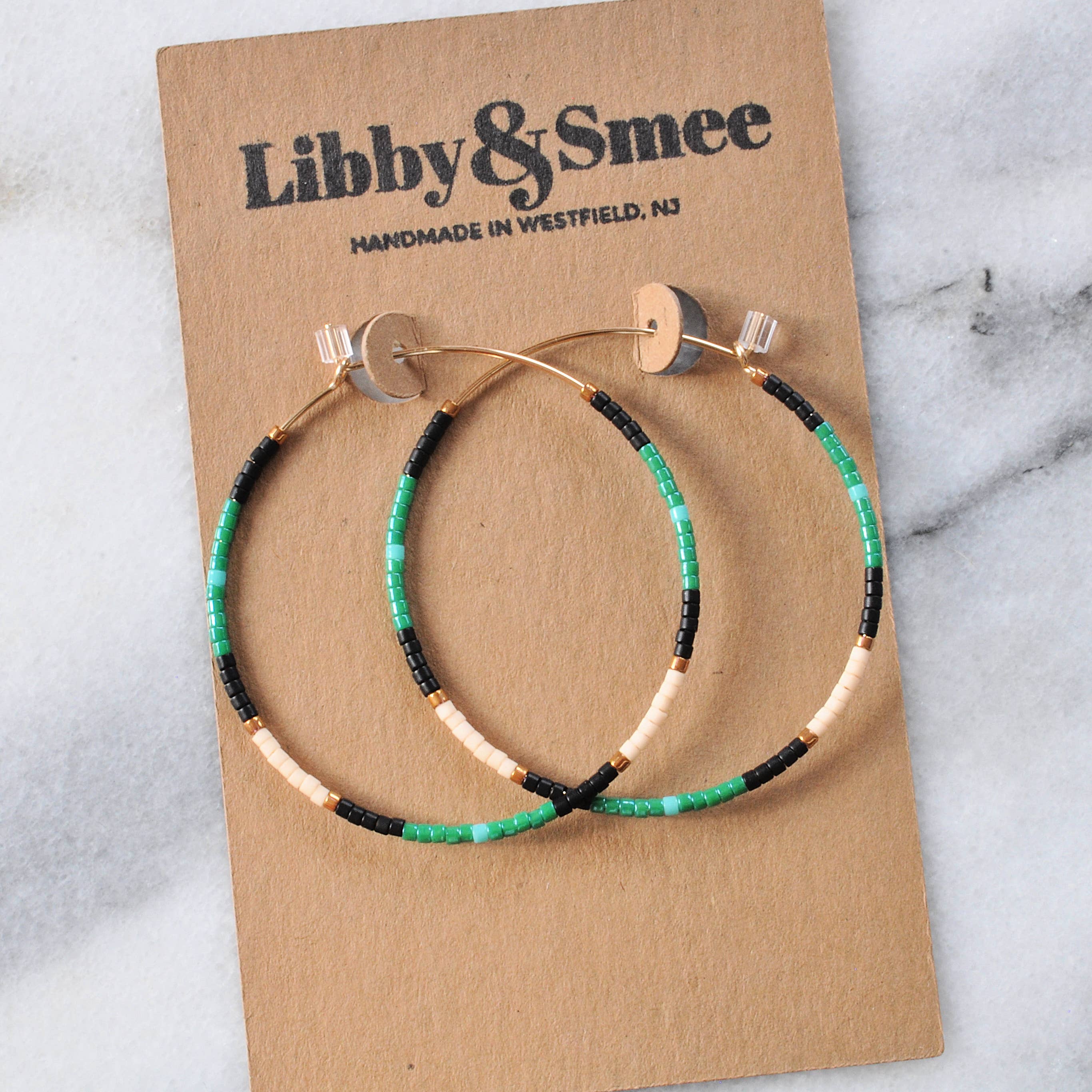 Libby & Smee – Brincos de argola por atacado – Aros preenchidos a ouro com minúsculas grânulos de sementes de vidro5