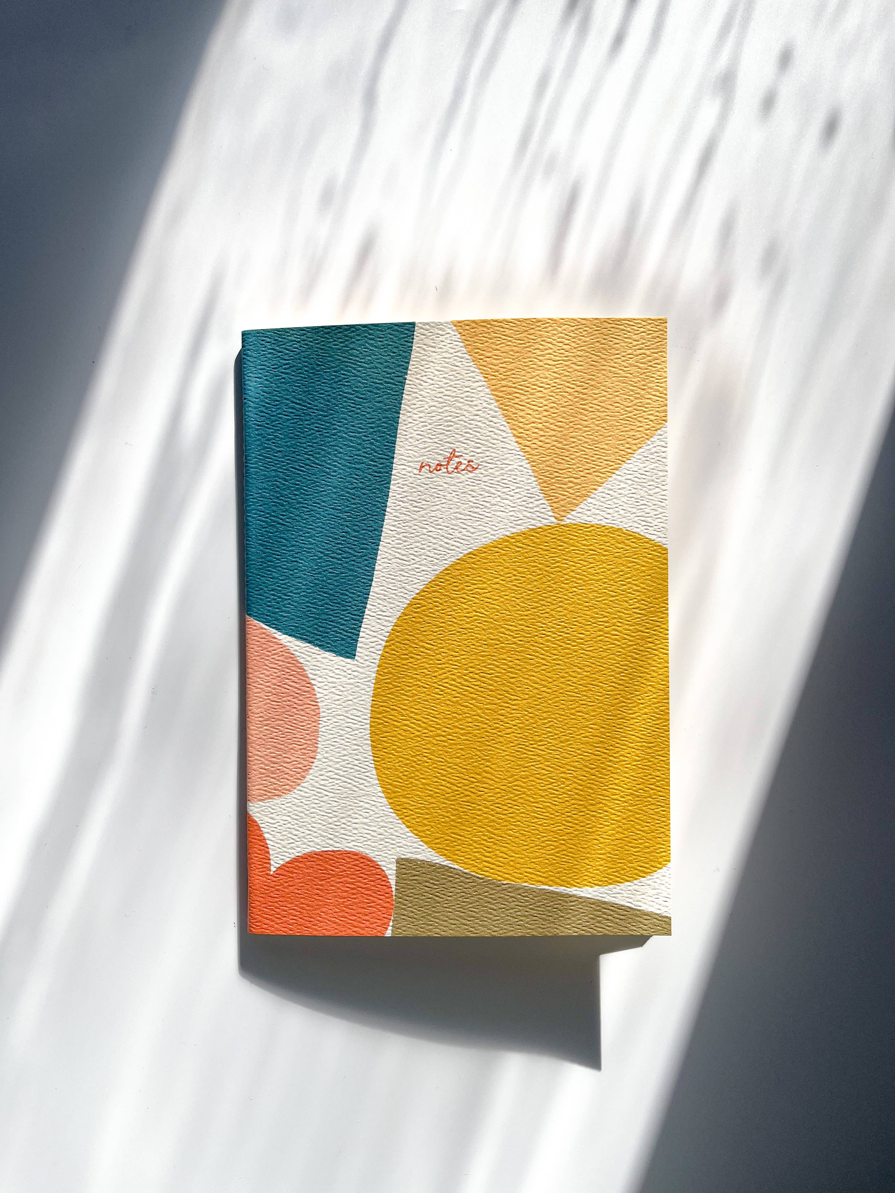 Fin Studio – Großhandel Notizbücher – Großes Notizbuch in abstrakter Form mit sanften Farben / Simplicity3