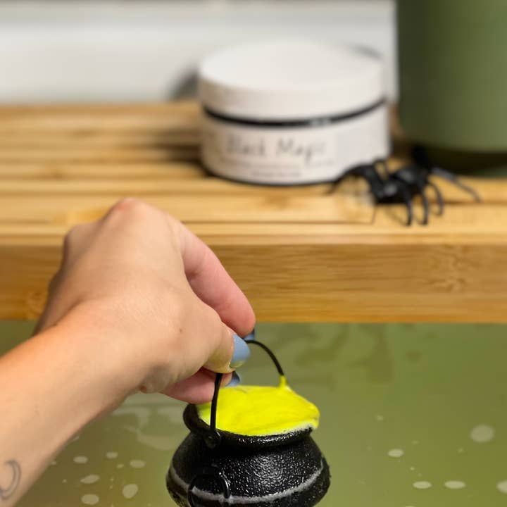 Honi - Wholesale Bath Bomb/Fizz - Feelin' Witchy CAULDRON Bath Bomb1