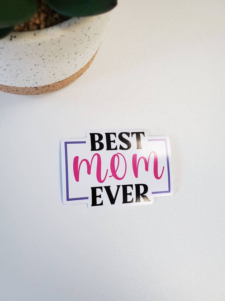Bästa mamma någonsin textklistermärke för wholesale av Fig Tree Works