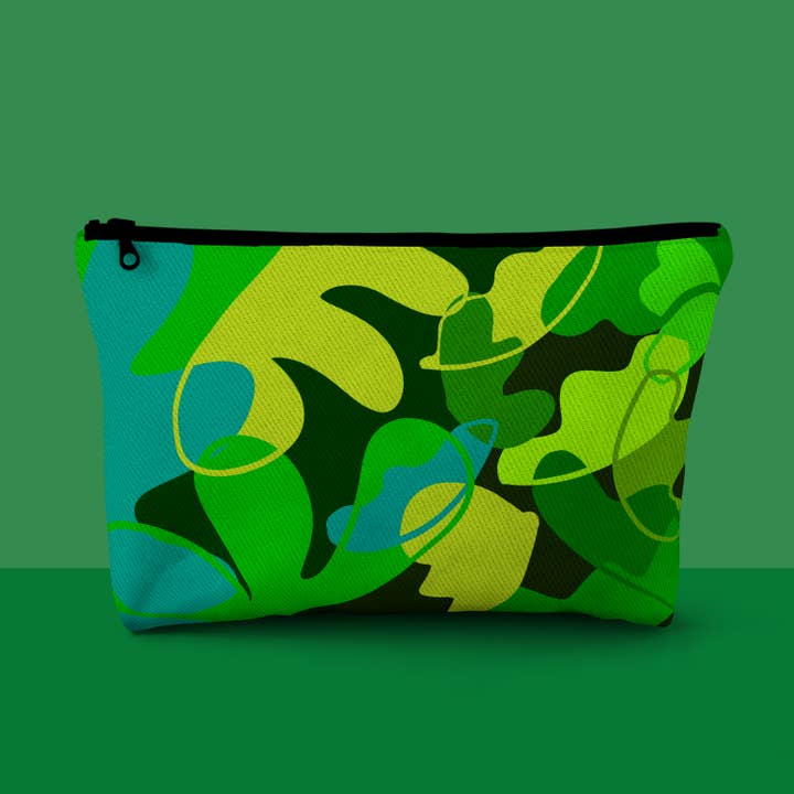Pochette en denim papillon vert-grande pour la vente par Blandon Mitchell