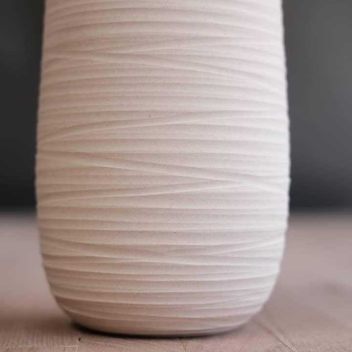 FHAR Studio - Wholesale Vase - dune - tulip vase - handmade, porcelain 3