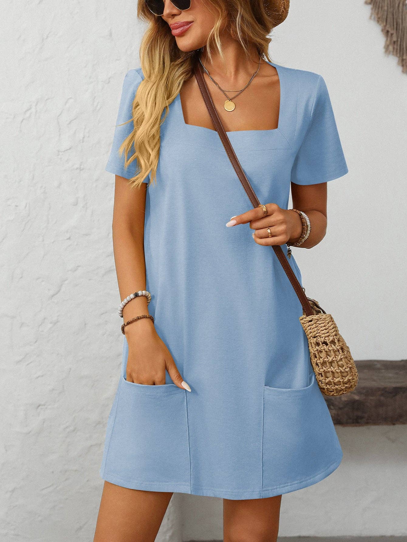 Suhkasana – wholesale Klänning - Dam – Kortärmad avslappnad klänning med fyrkantig krage och ficka30