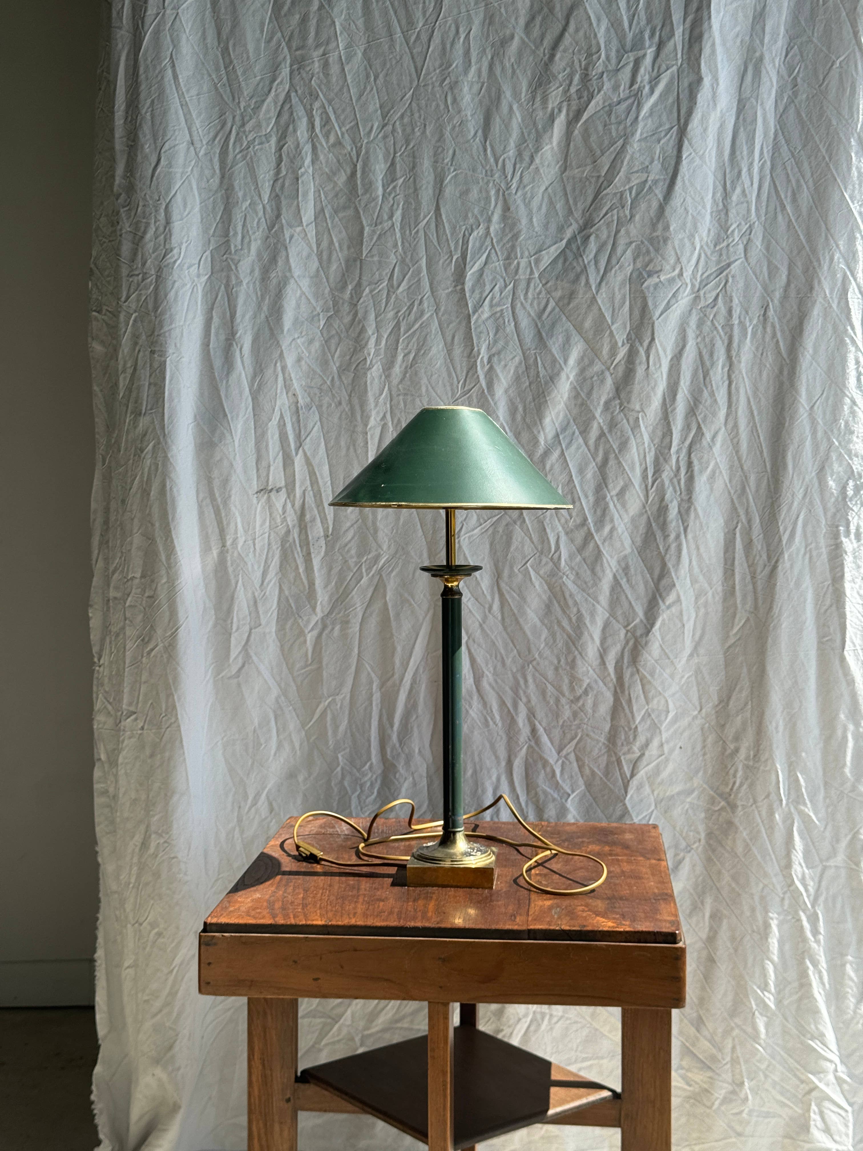 Office Objets - Wholesale Accent/Desk Lamp - Vintage green and gold table lamp H60 D3011