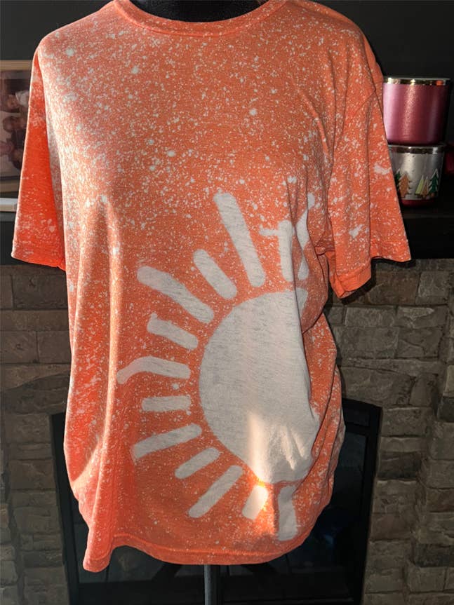 Blank Sun Bleached Tee för wholesale av Southern Charm Boutique