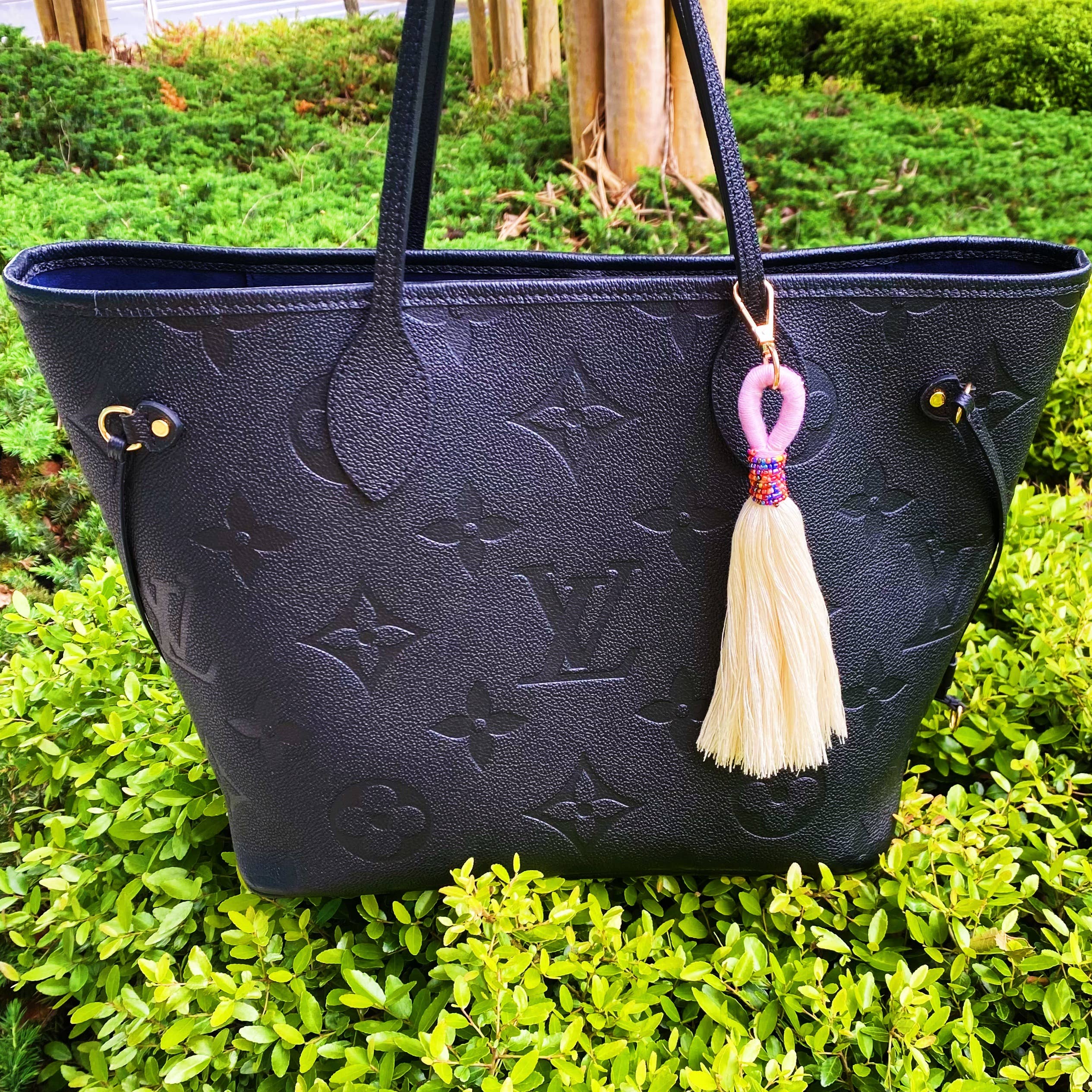 Ellison+Young – wholesale Keychain – Women's – Maya Bay Tasseled Key Chain7